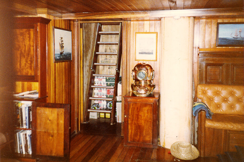 The below deck saloon of The Eye of the Wind.