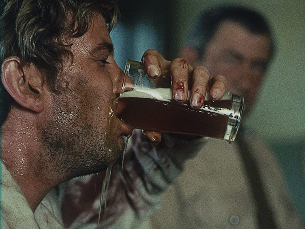 Gary Bond and Chips Rafferty in Wake in Fright (1971)